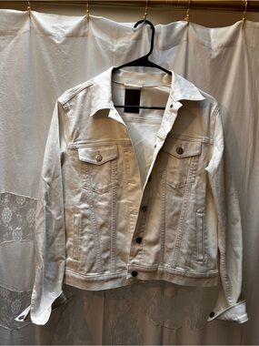 GAP White Denim Jean Jacket - Classic Button-Front